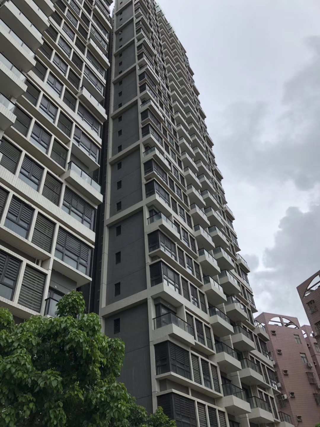 光明高鐵站旁的小產(chǎn)權(quán)房多少錢一平？