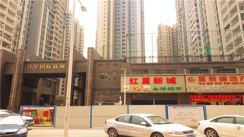 多個(gè)規(guī)模龐大的村委統(tǒng)建樓正對外公開出售