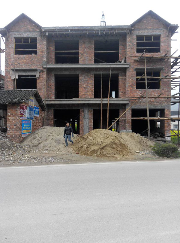 可以限制城里人來(lái)農(nóng)村買(mǎi)宅基地建房