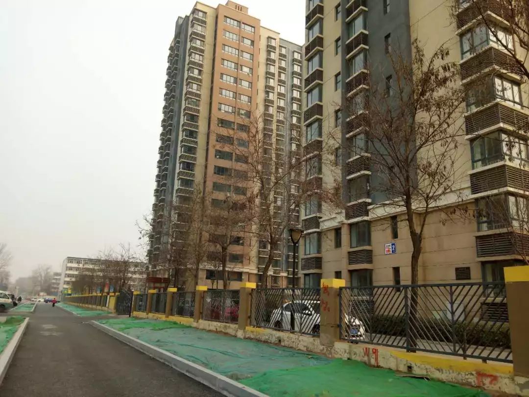 相鄰又沒有大面積開發(fā)的棚戶區(qū)改造項(xiàng)目