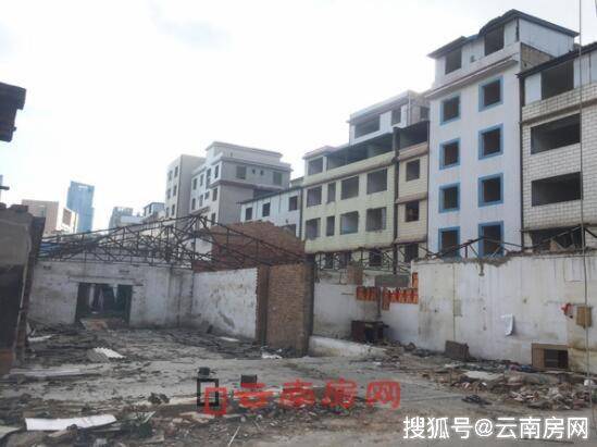 同時這個項目也承擔(dān)著五里片區(qū)的改造任務(wù)