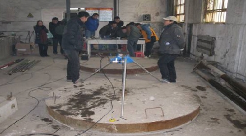 安裝的過(guò)程必須全程有水平儀檢查高低